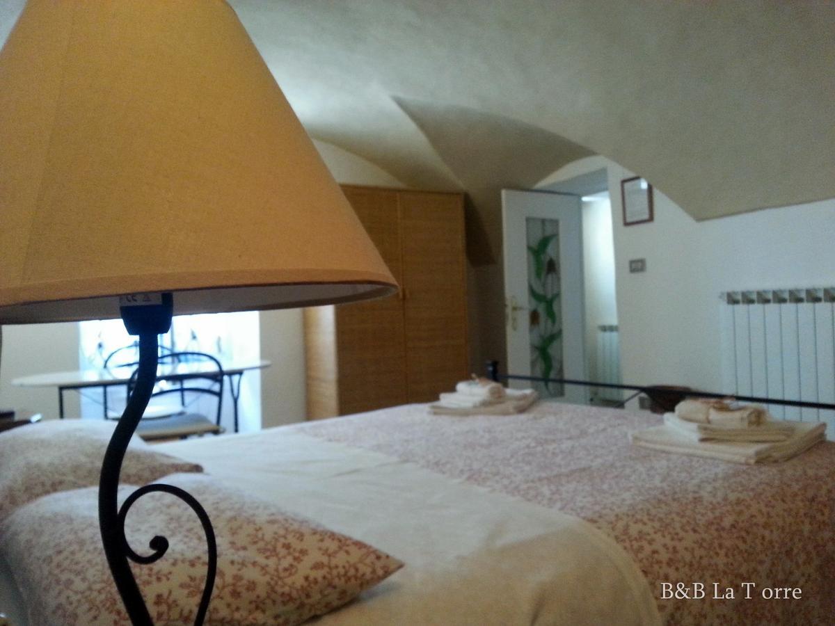 Bed and Breakfast La Torre Dolceacqua Habitación foto